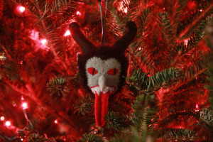 https://www.pexels.com/photo/christmas-christmas-tree-holiday-krampus-21150/