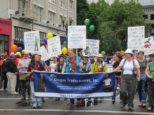 Oregon Tradeswomen at Pride 2014 (Creative Commons)