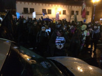 Police pepper spray crowd at Burnside Bridge Police pepper spray crowd at Burnside Bridge